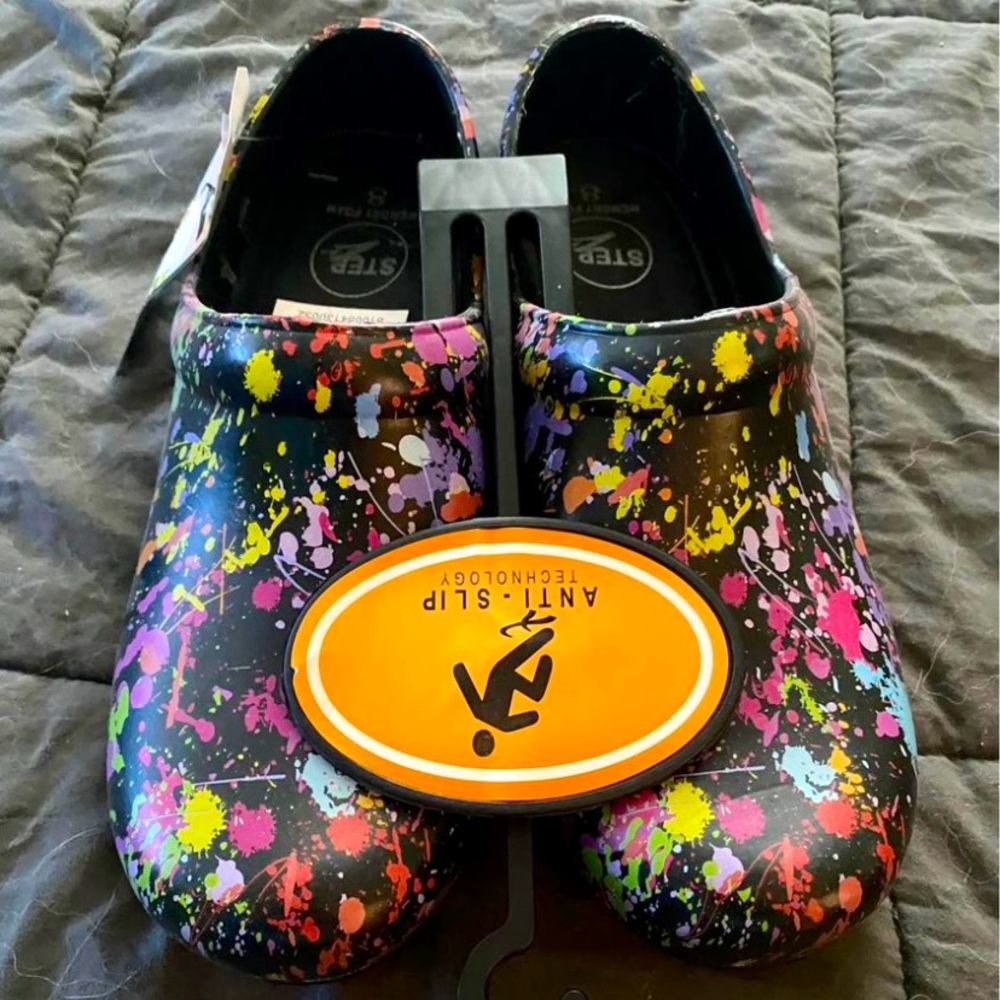 BRAND NEW nurse clogs